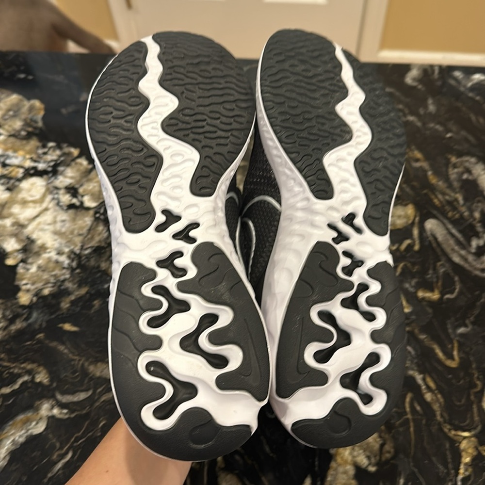 Men's Nike Renew Run Running Shoes CK6357 002 - Picture 8 of 9